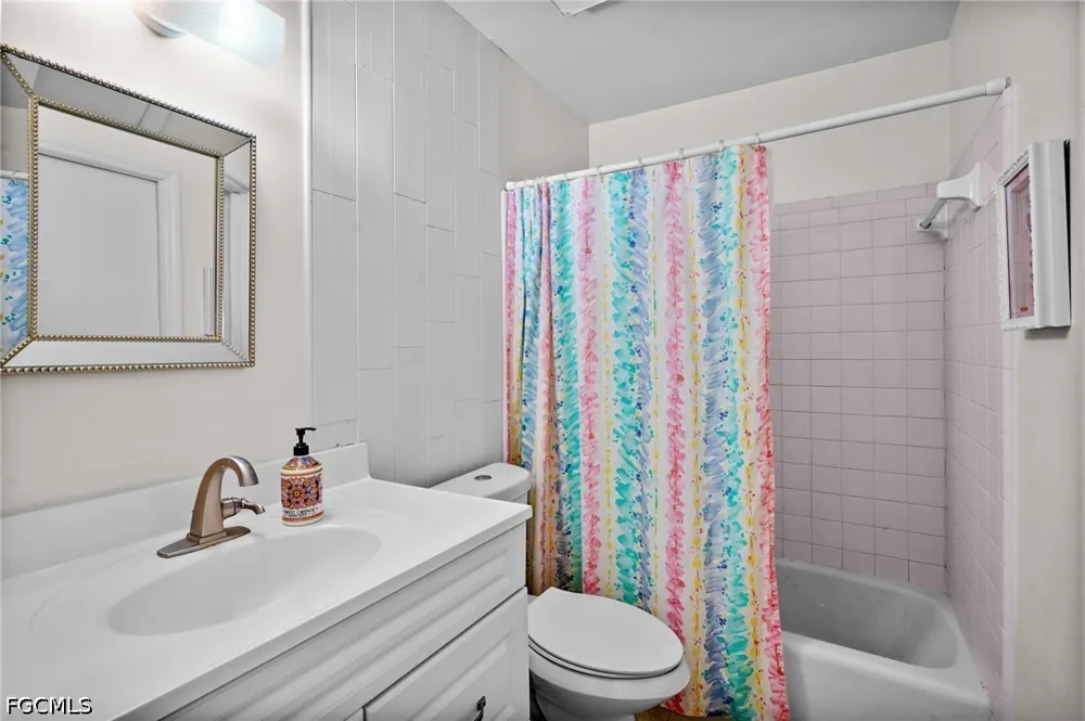 Queen Elizabeth Way #1 Fort Myers, FL 33907