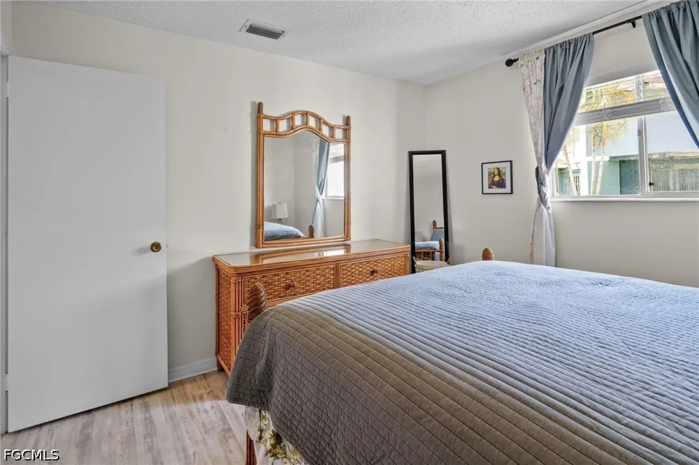 Queen Elizabeth Way #1 Fort Myers, FL 33907