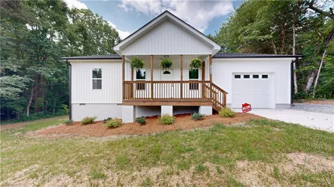 1213 Hillcrest Drive
