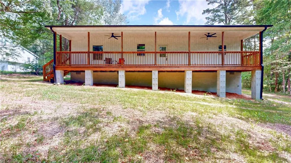 1213 Hillcrest Drive Thomasville, NC 27360