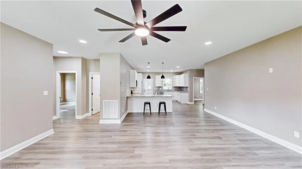1213 Hillcrest Drive Thomasville, NC 27360
