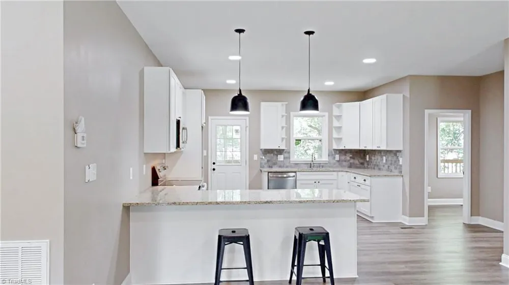 1213 Hillcrest Drive Thomasville, NC 27360