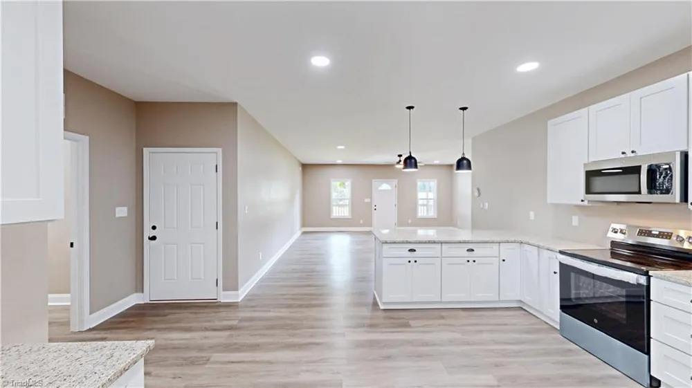 1213 Hillcrest Drive Thomasville, NC 27360