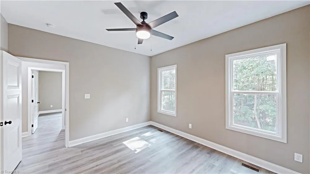 1213 Hillcrest Drive Thomasville, NC 27360