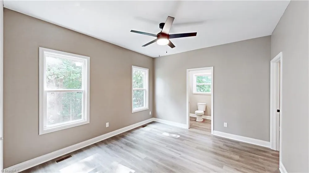 1213 Hillcrest Drive Thomasville, NC 27360