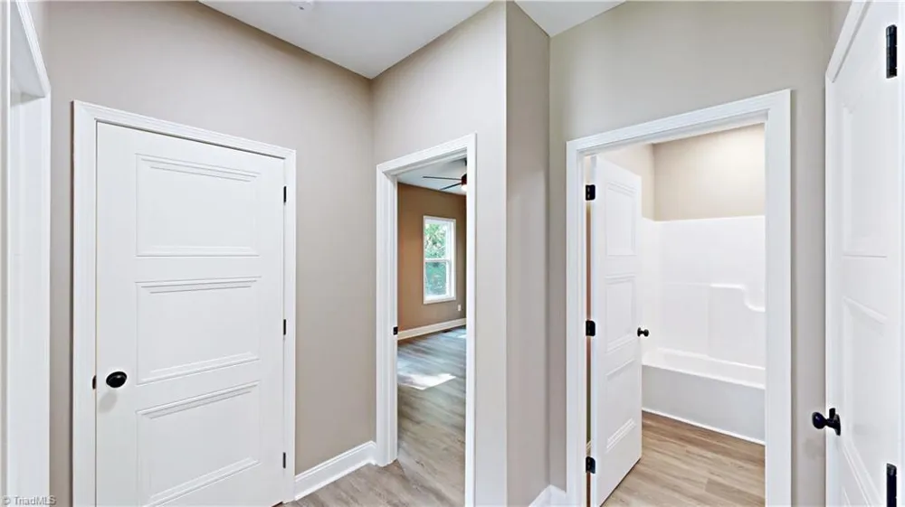 1213 Hillcrest Drive Thomasville, NC 27360