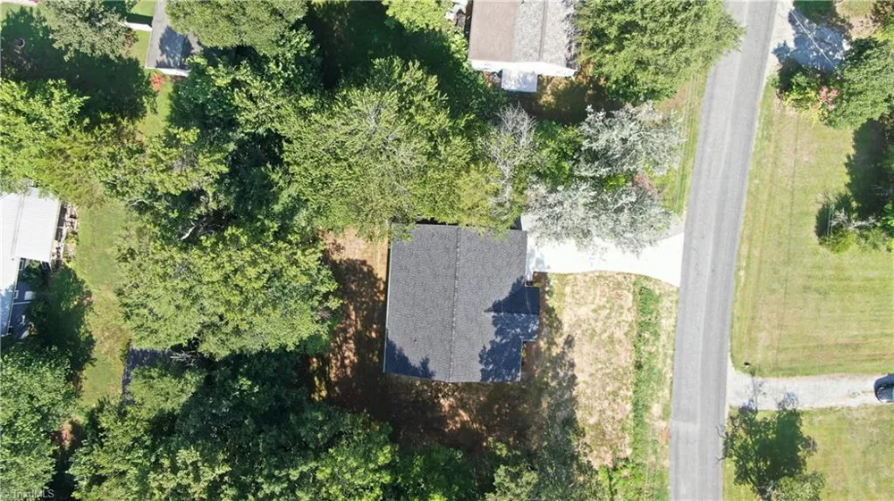 1213 Hillcrest Drive Thomasville, NC 27360