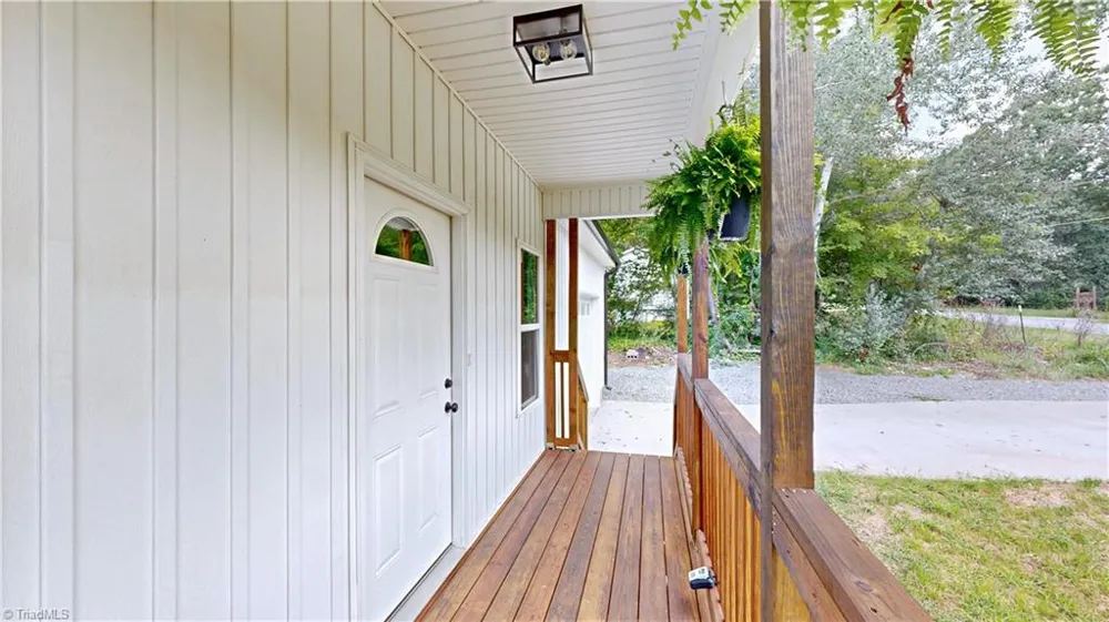 1213 Hillcrest Drive Thomasville, NC 27360