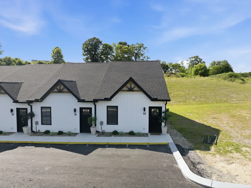 143 Deer Valley Drive E #143 Gordonsville, TN 38563