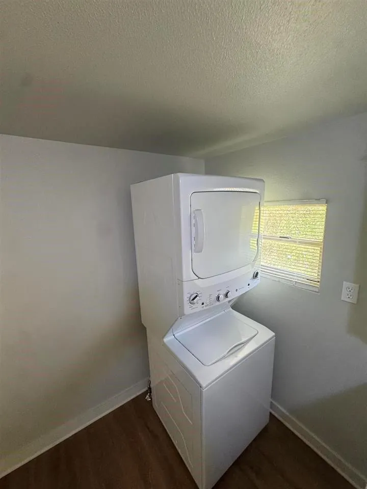 655 2nd Street Silsbee, TX 77656