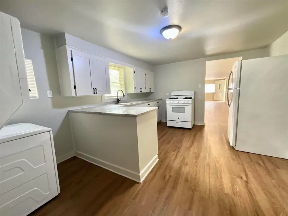 655 2nd Street Silsbee, TX 77656