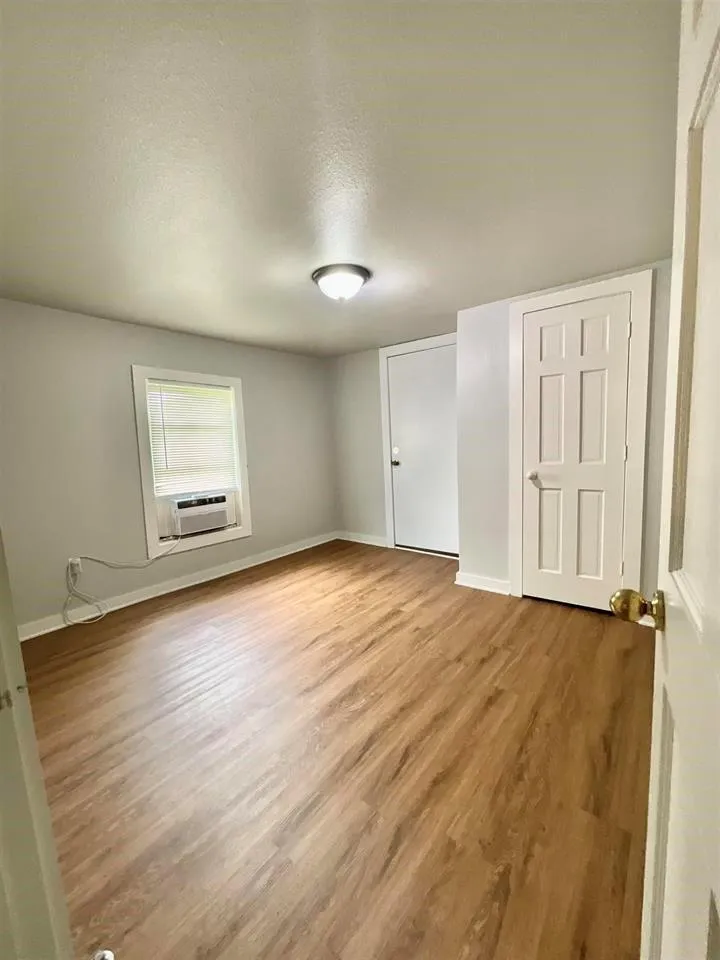 655 2nd Street Silsbee, TX 77656