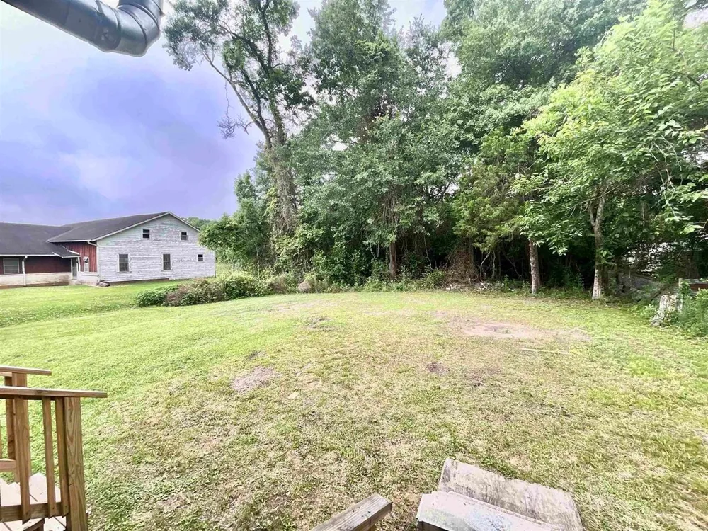 655 2nd Street Silsbee, TX 77656