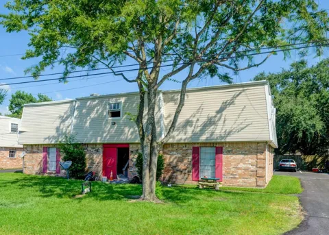 523 Spring Drive #4