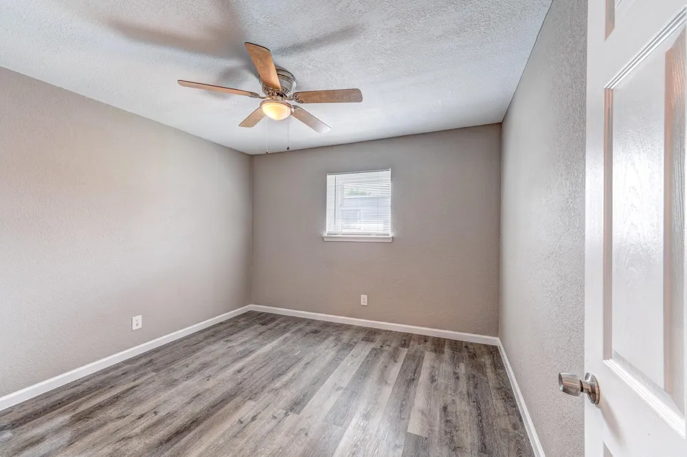523 Spring Drive #4 Pasadena, TX 77504