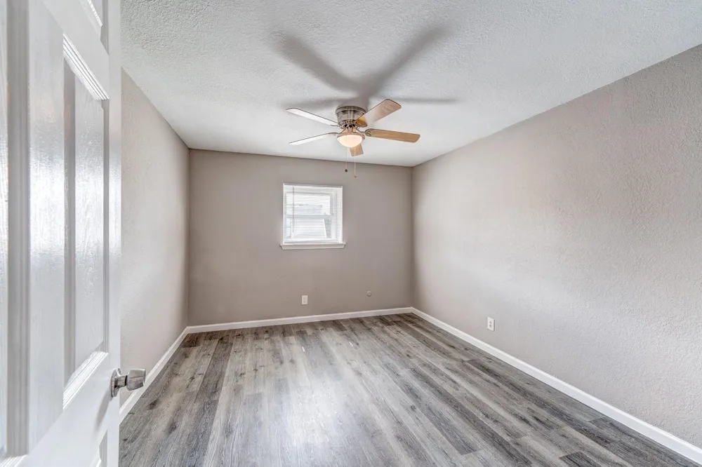 523 Spring Drive #4 Pasadena, TX 77504