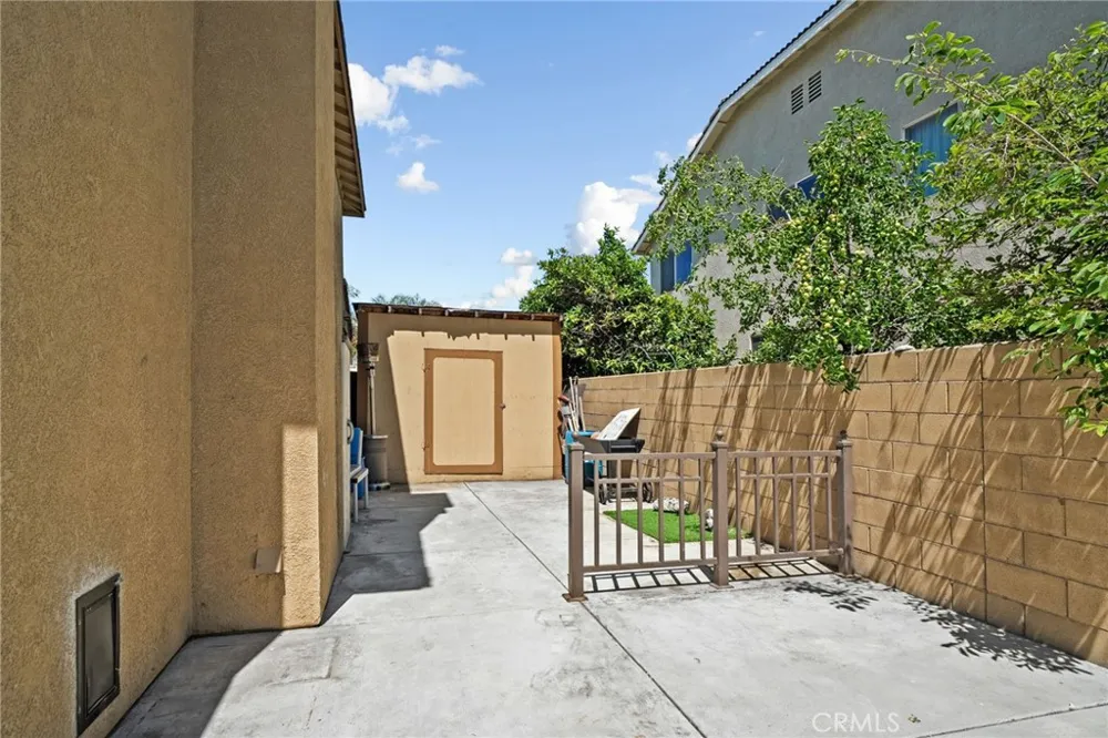 6380 Iris Court Eastvale, CA 92880