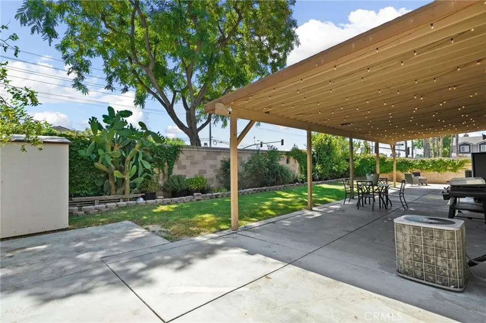 6380 Iris Court Eastvale, CA 92880