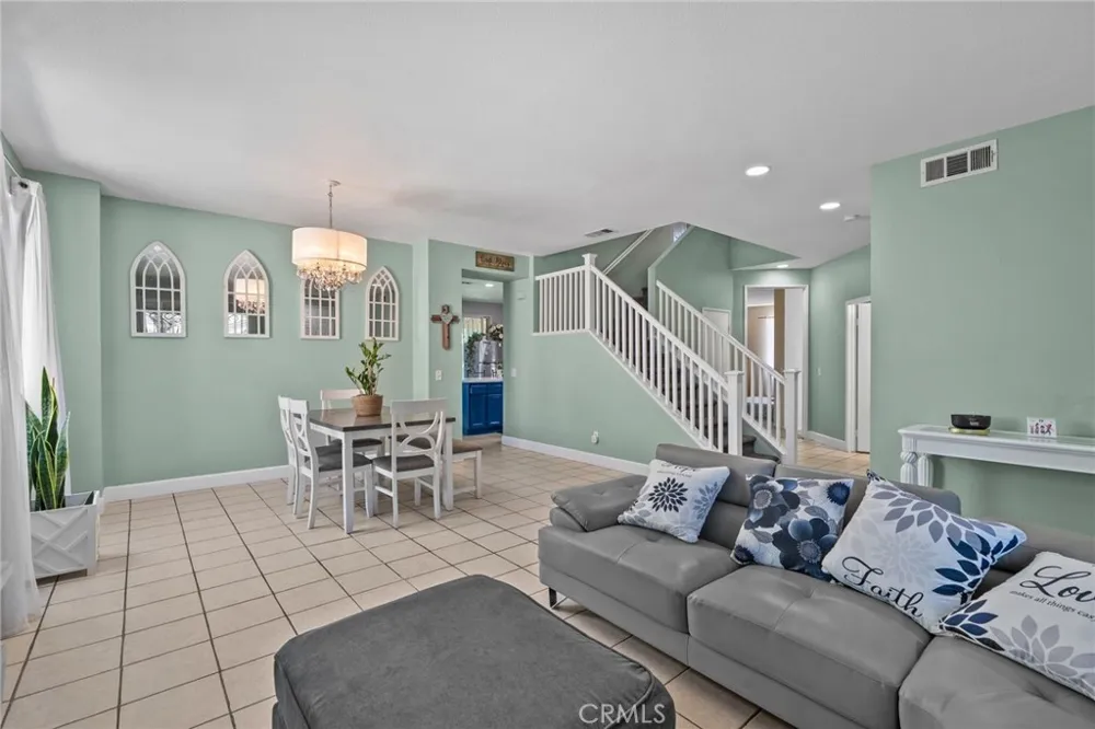 6380 Iris Court Eastvale, CA 92880