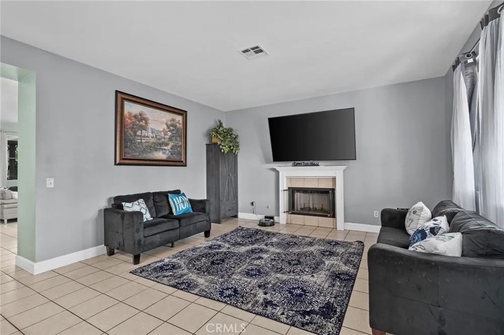 6380 Iris Court Eastvale, CA 92880
