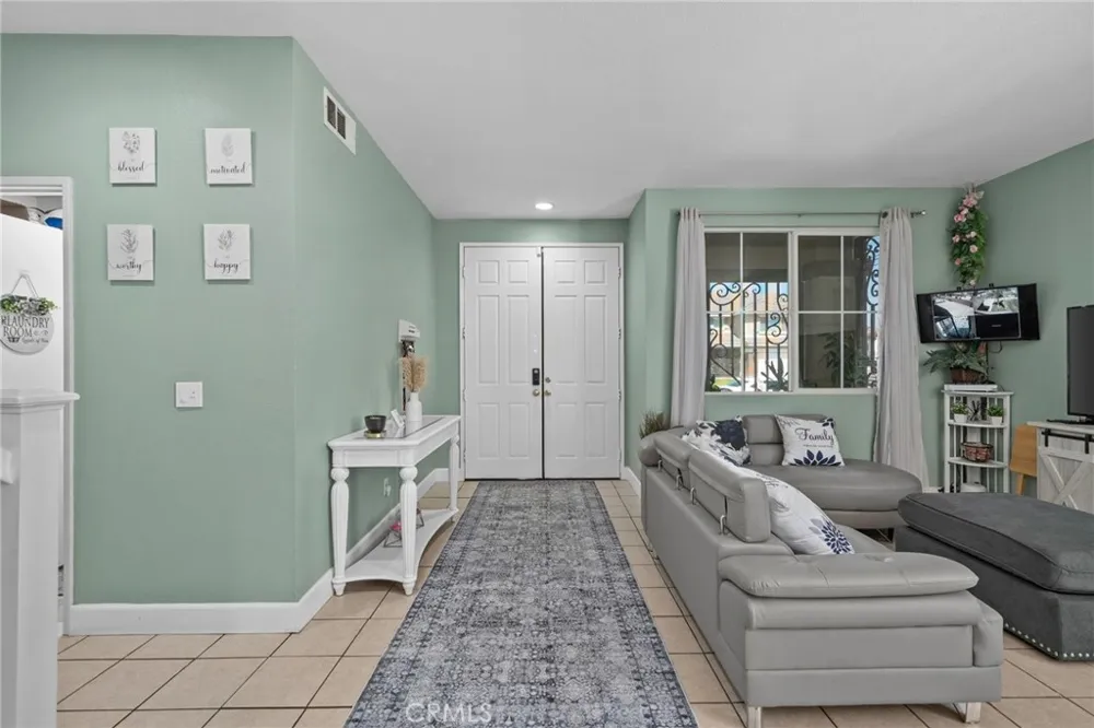 6380 Iris Court Eastvale, CA 92880