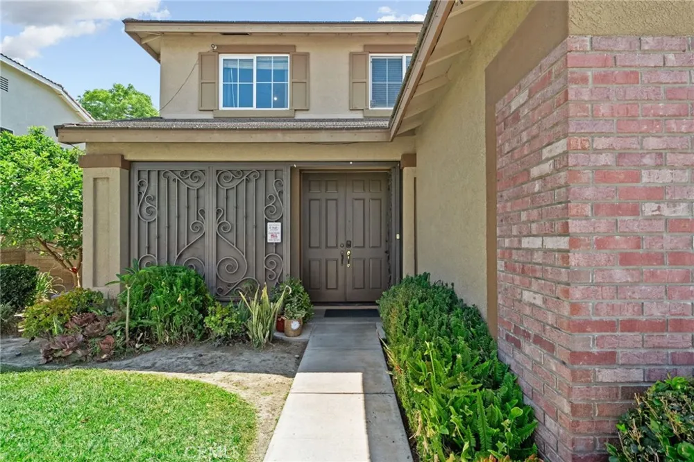 6380 Iris Court Eastvale, CA 92880