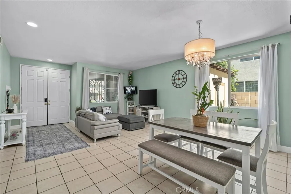 6380 Iris Court Eastvale, CA 92880