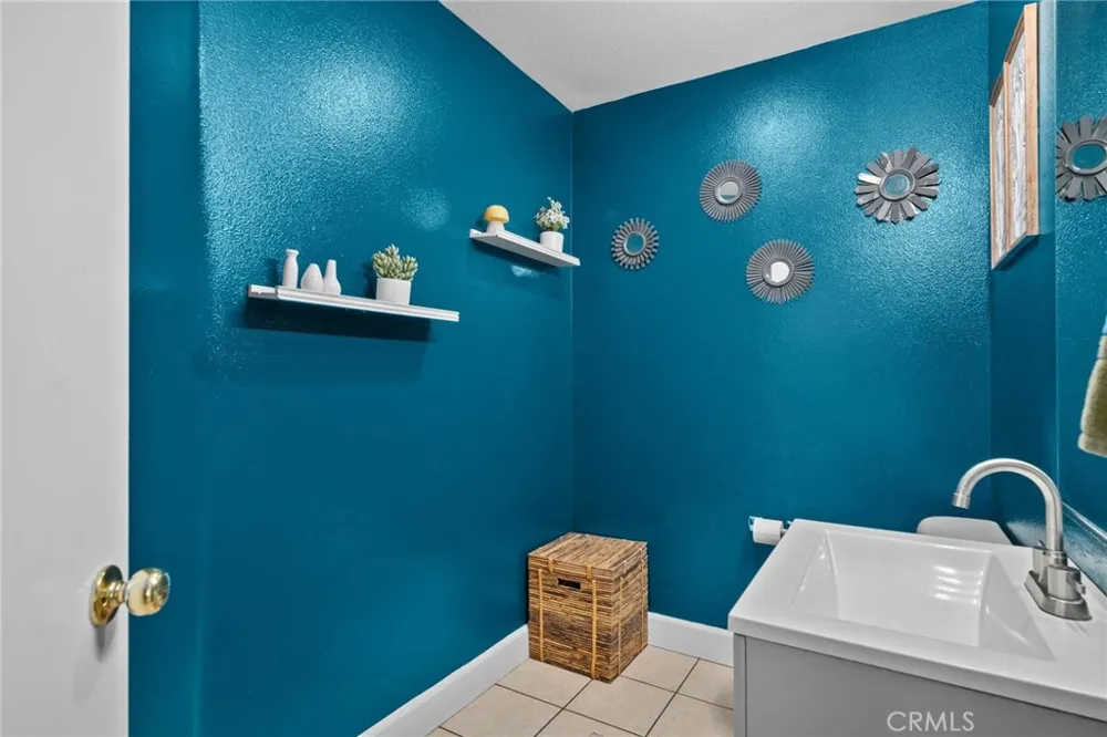 6380 Iris Court Eastvale, CA 92880