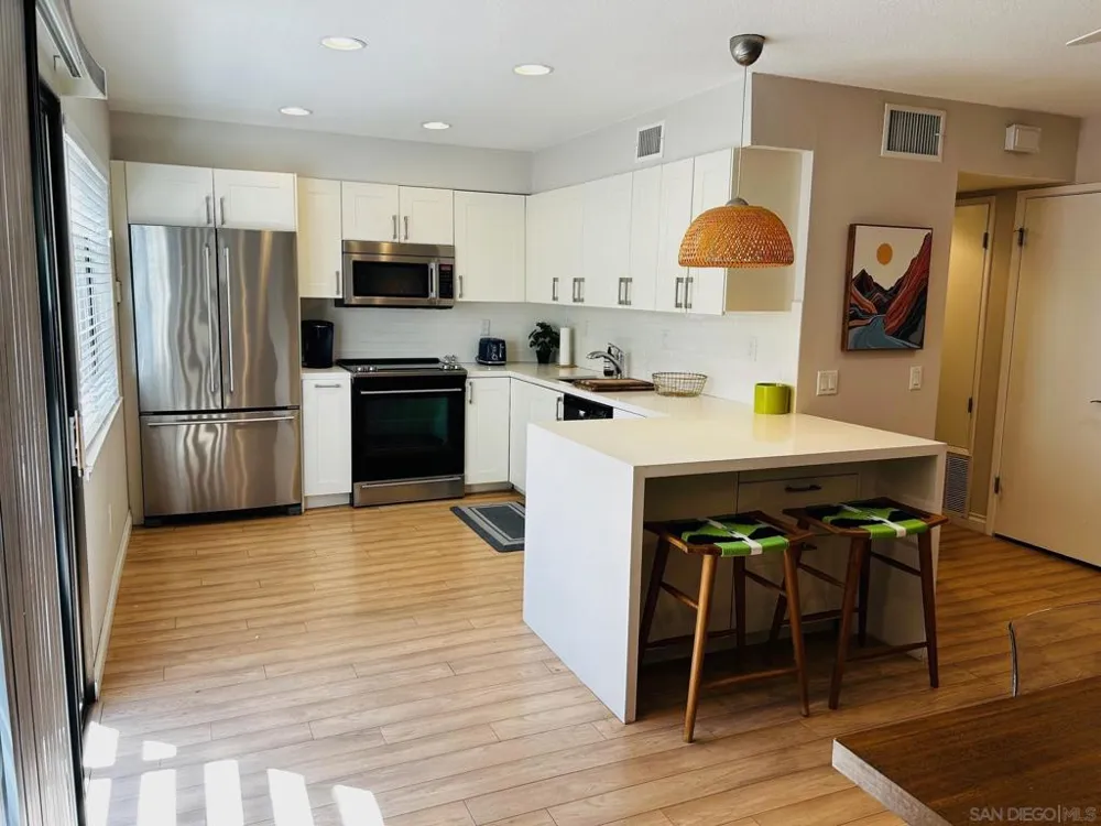 6135 Montecito Dr #5 Palm Springs, CA 92264