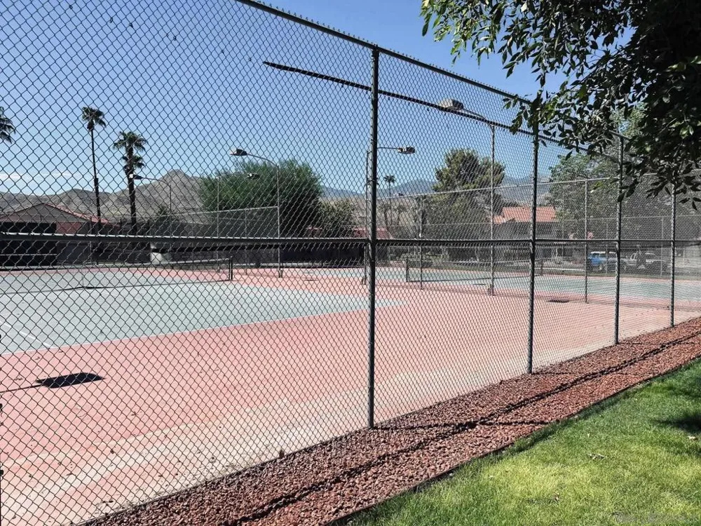 6135 Montecito Dr #5 Palm Springs, CA 92264