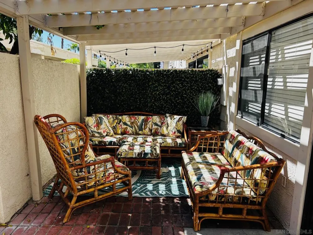 6135 Montecito Dr #5 Palm Springs, CA 92264