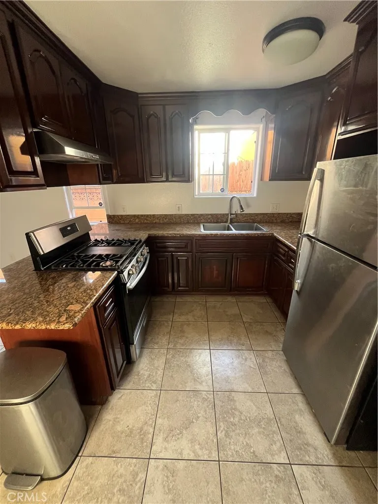 123 W 66th Los Angeles, CA 90003