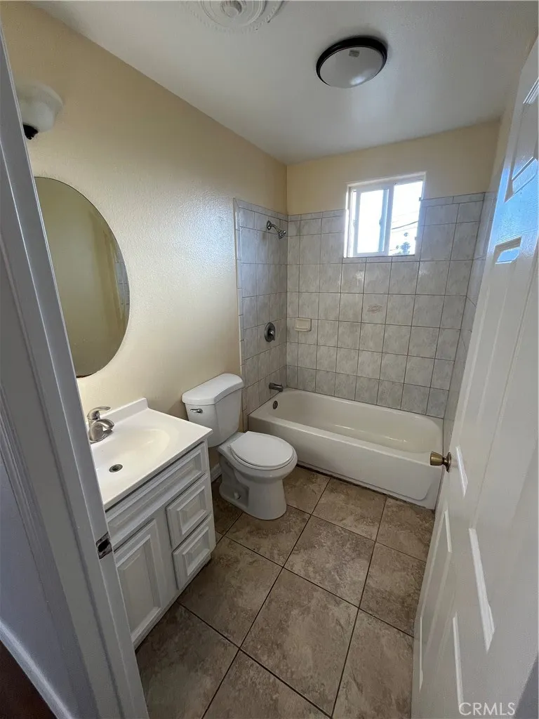123 W 66th Los Angeles, CA 90003