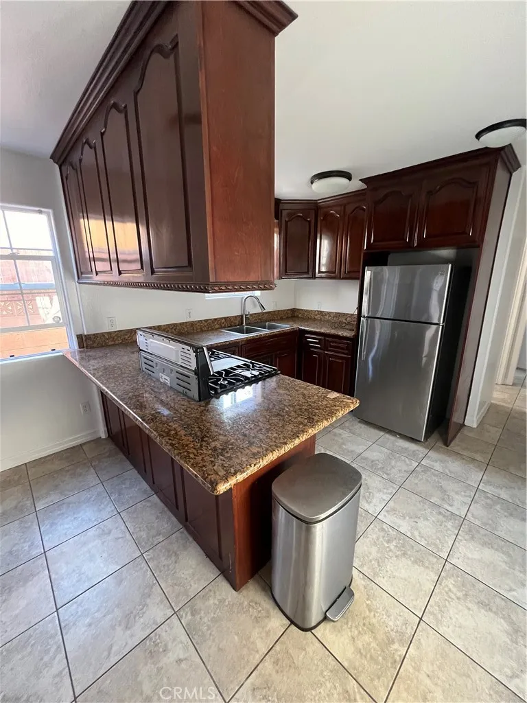 123 W 66th Los Angeles, CA 90003