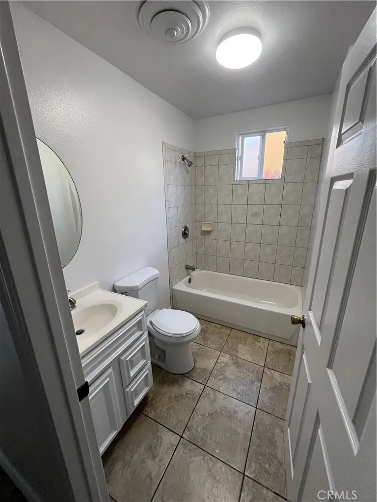 123 W 66th Los Angeles, CA 90003