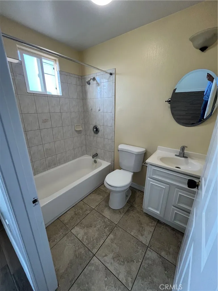 123 W 66th Los Angeles, CA 90003