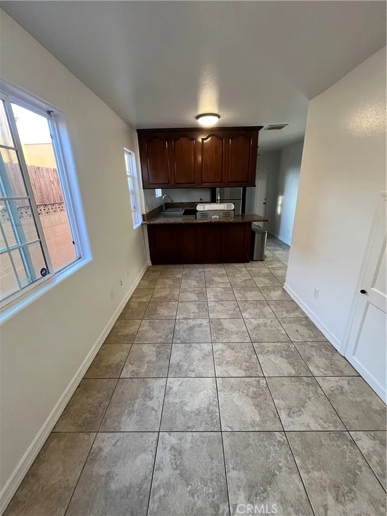 123 W 66th Los Angeles, CA 90003