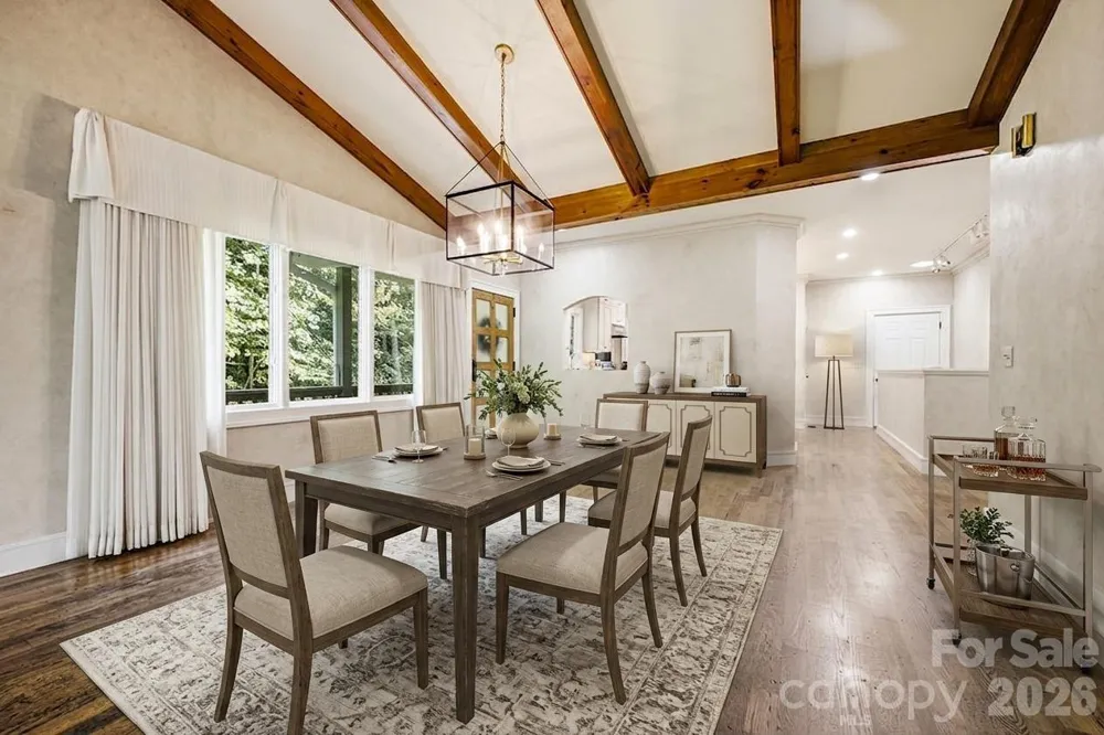 2204 E Cumming Woods Lane Hendersonville, NC 28739