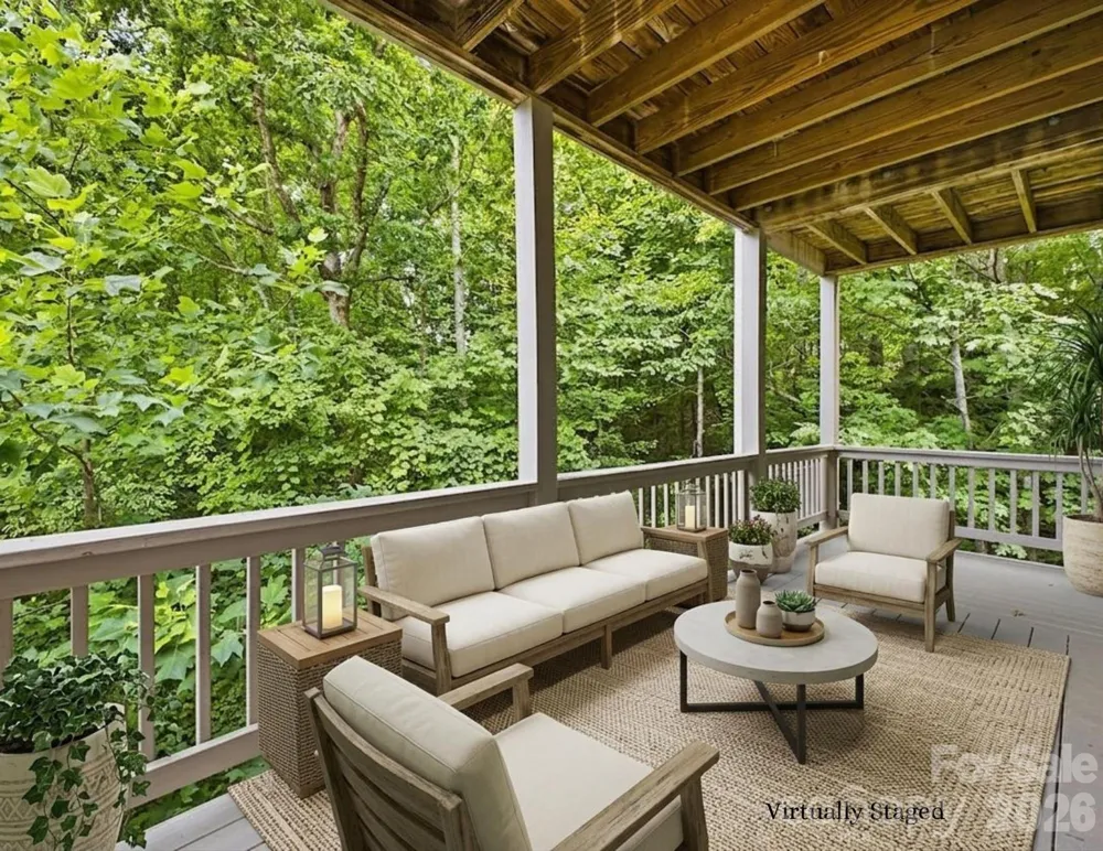 2204 E Cumming Woods Lane Hendersonville, NC 28739