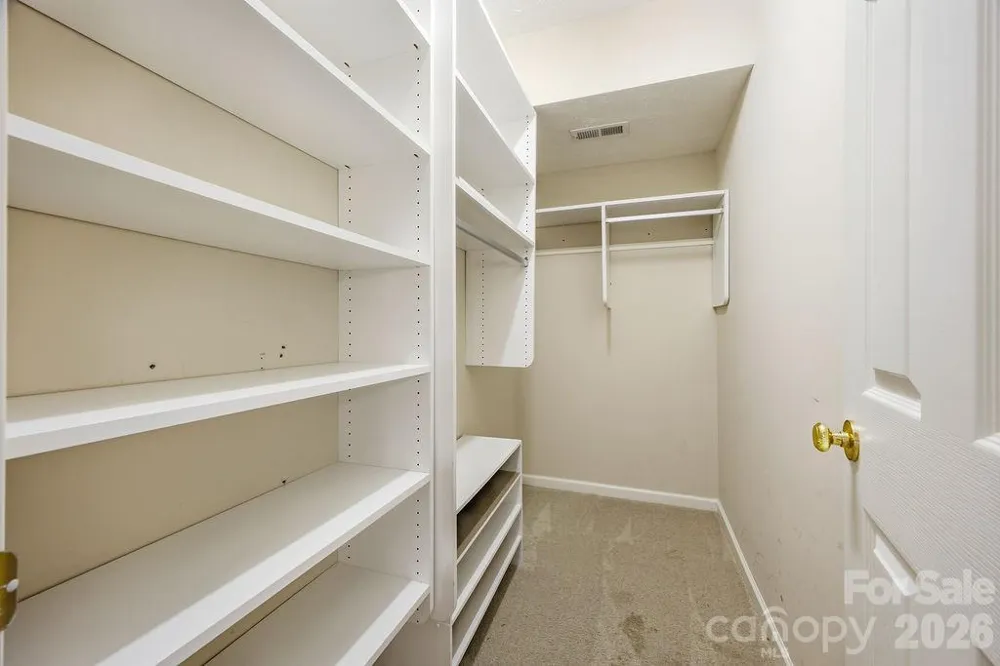 2204 E Cumming Woods Lane Hendersonville, NC 28739
