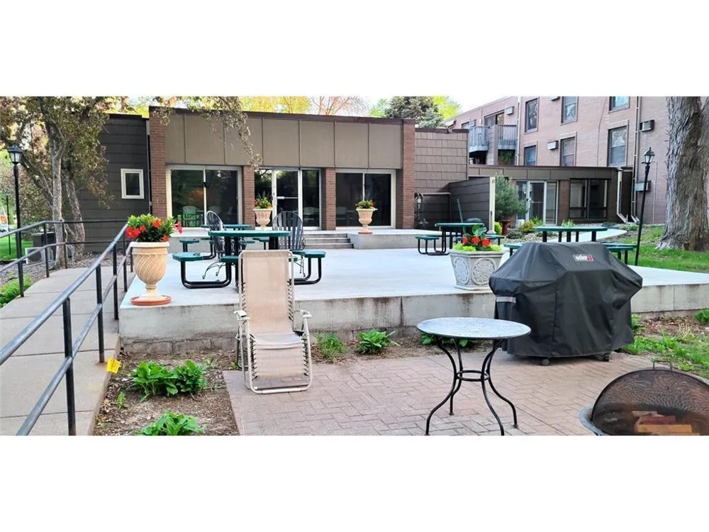 2800 Hamline Avenue #332 Roseville, MN 55113