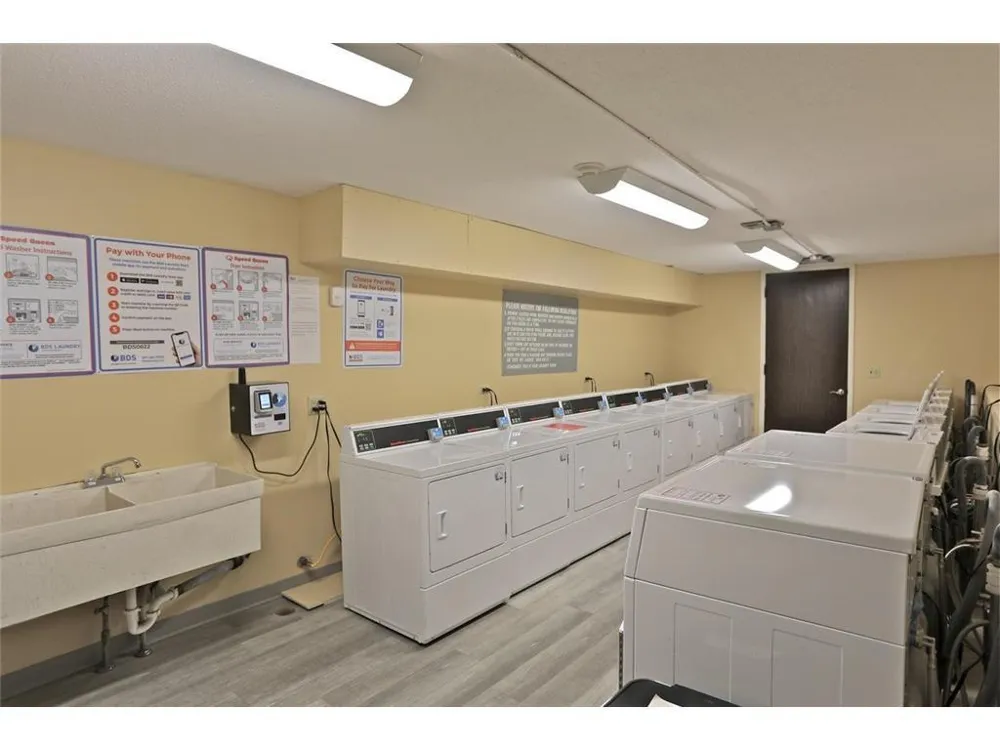 2800 Hamline Avenue #332 Roseville, MN 55113