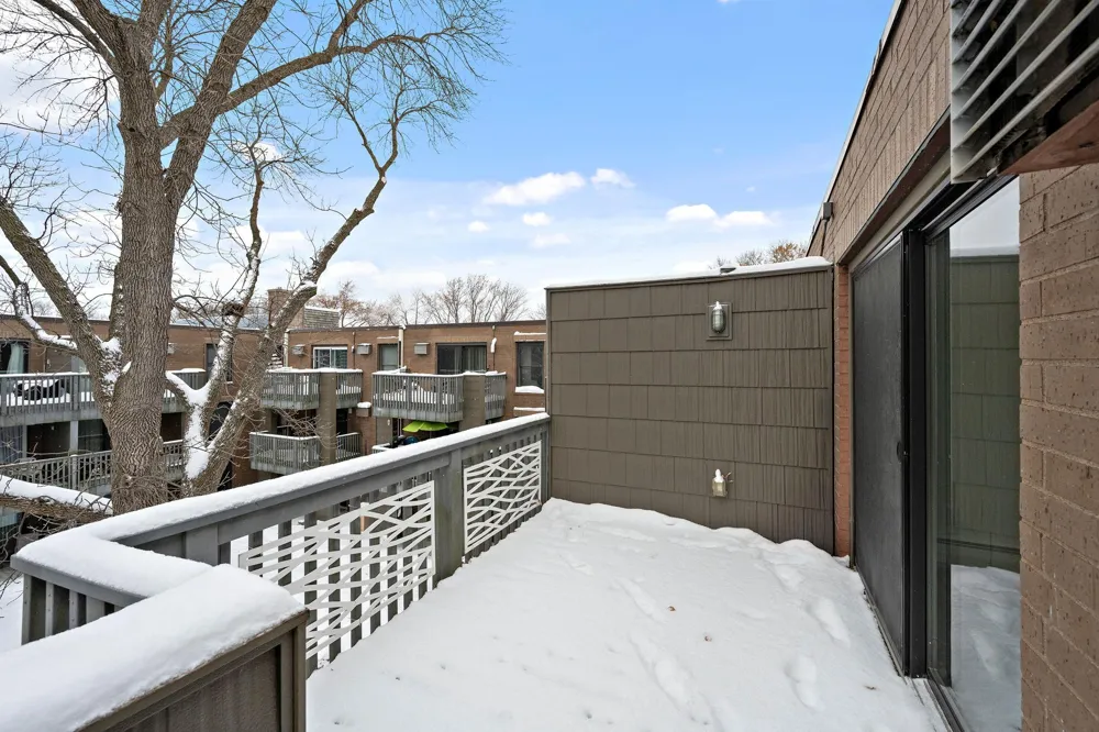 2800 Hamline Avenue #332 Roseville, MN 55113