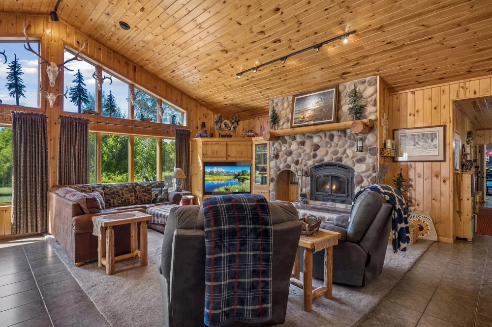 13763 County Road 3 Clear Lake, MN 55319