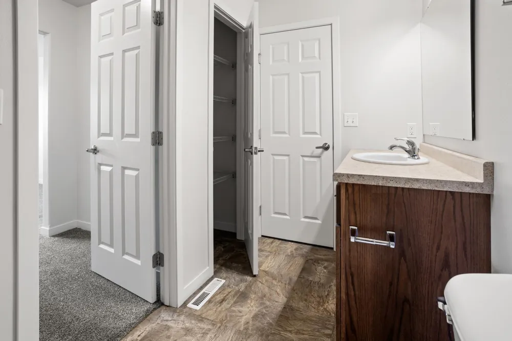 1023 29th Avenue W West Fargo, ND 58078