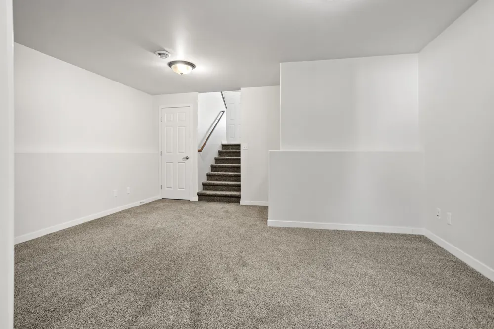 1023 29th Avenue W West Fargo, ND 58078