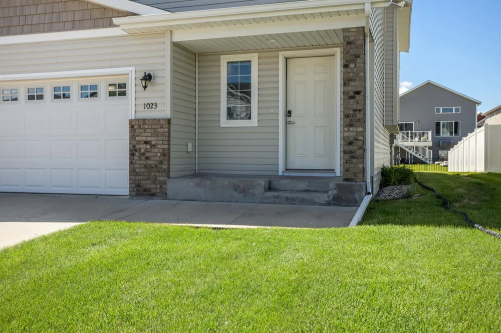 1023 29th Avenue W West Fargo, ND 58078