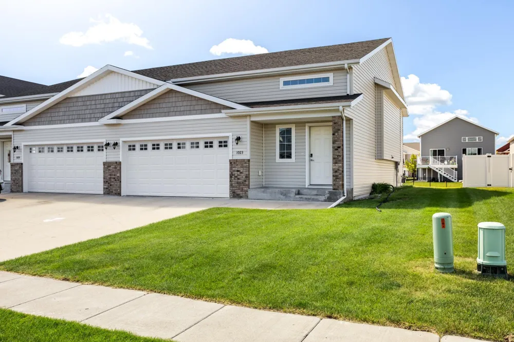 1023 29th Avenue W West Fargo, ND 58078