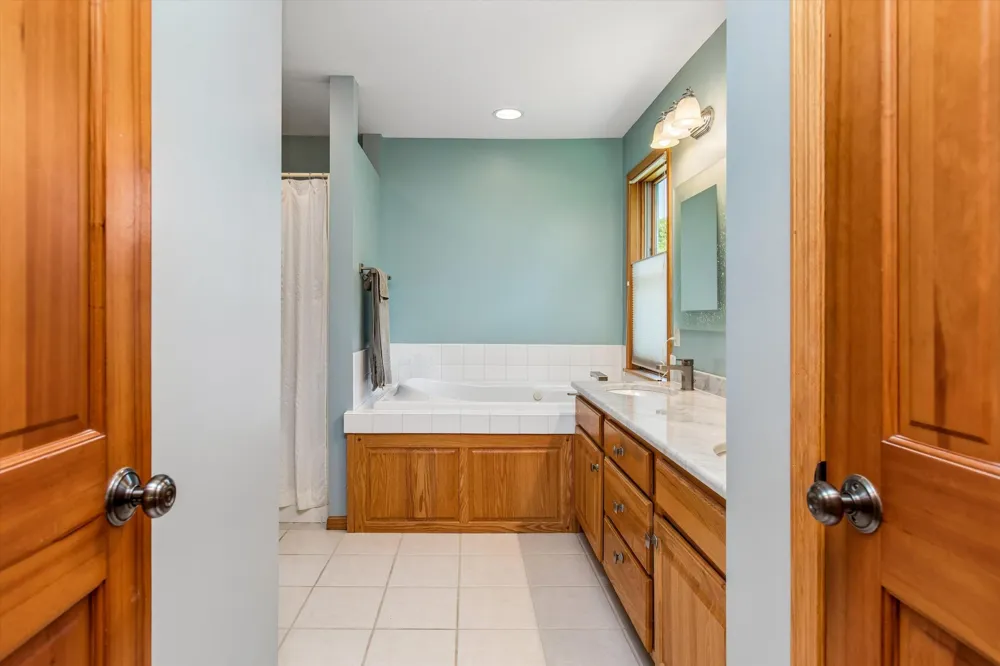 1105 Lupine Drive Northfield, MN 55057