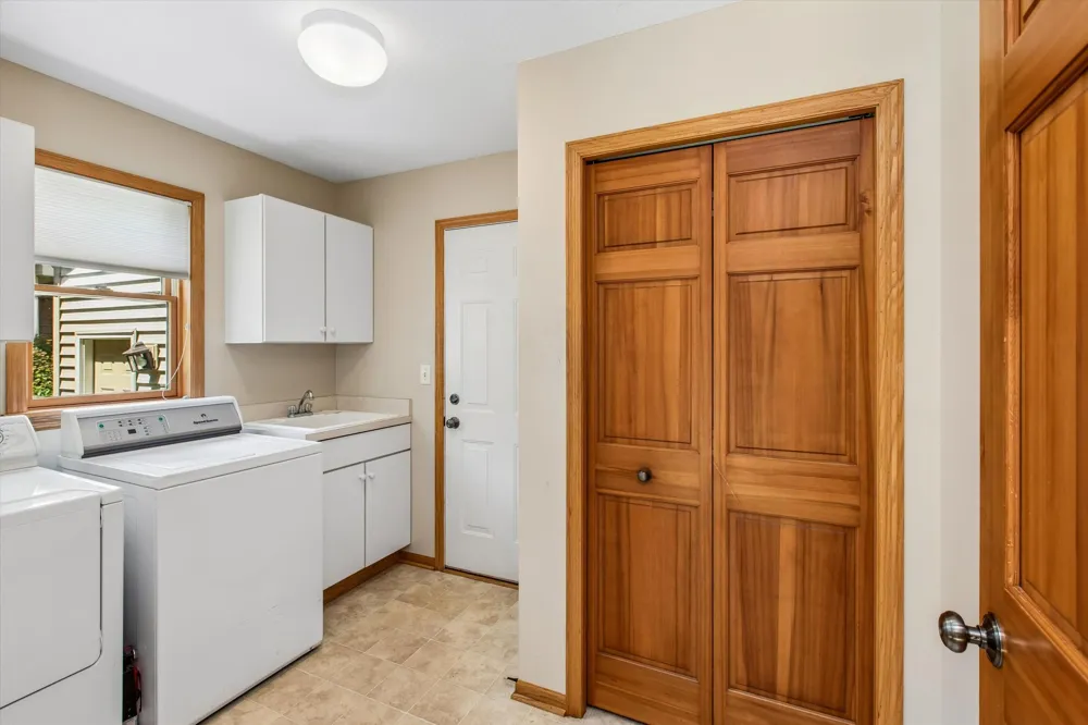 1105 Lupine Drive Northfield, MN 55057